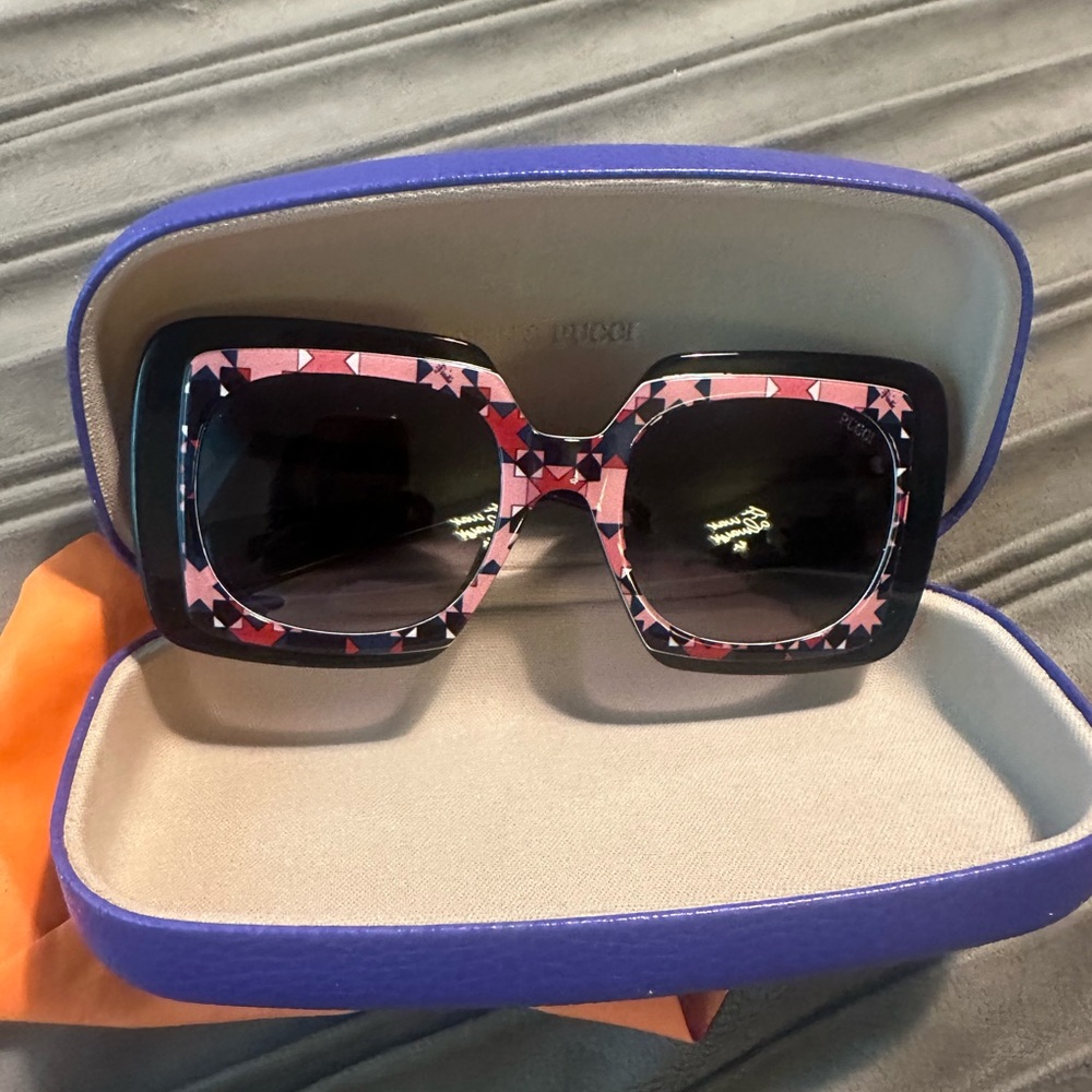 Emilio Pucci Pink Black Sunglasses NEW!! 
Beautiful!!!
